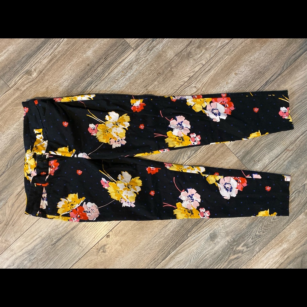 Women’s size 4 Old Navy Pants